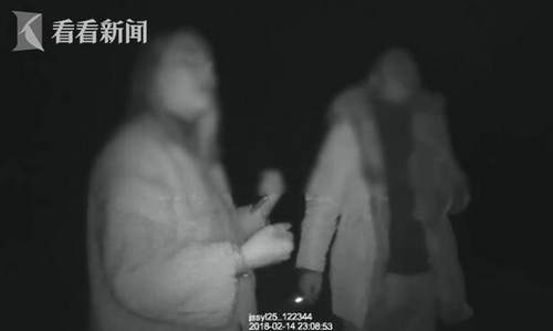 影子不会说谎，自导自演偷拍终被抓