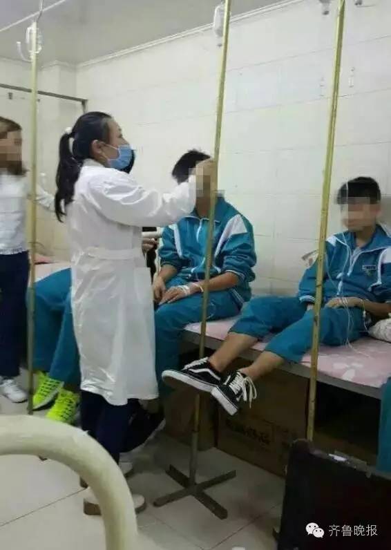 学校多学生呕吐腹泻