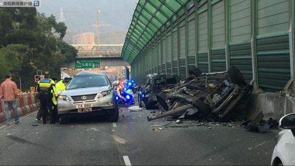 香港一骑手为逃避查问撞上路边身亡