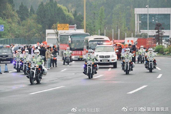 司机高速逆行三十公里，鸣笛声中惊觉失误