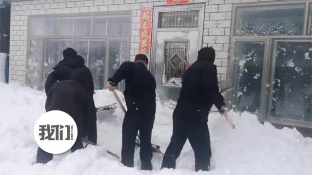 村民门口积雪半米深，一场突如其来的冬日奇景