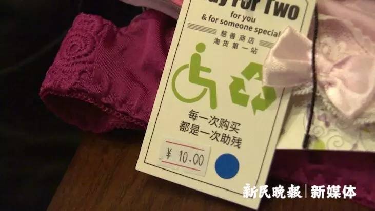 男子超市豪购67张购物卡，店员惊动警方，背后真相究竟为何？