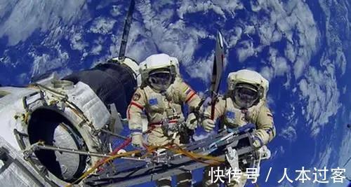 震撼！外国宇航员为何在太空中选择学中文？背后真相让人倍感惊讶！